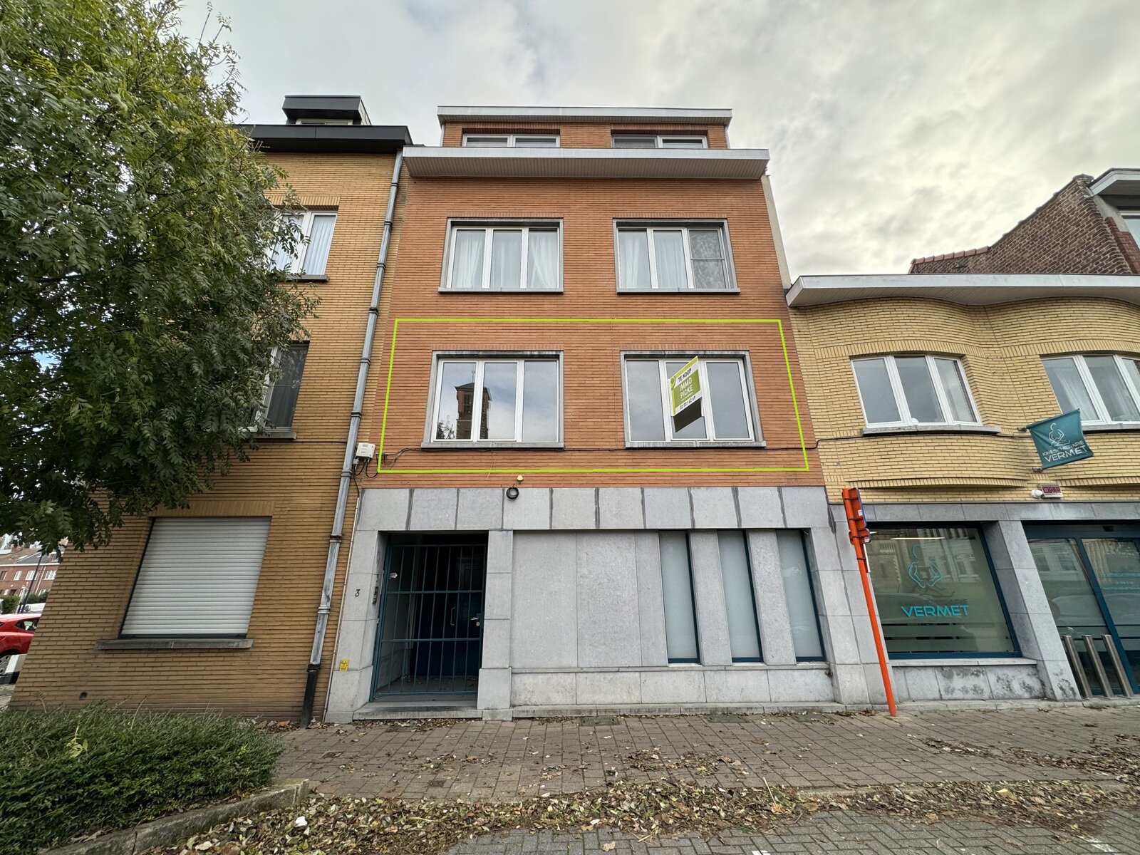 OPTIE Zeer goed gelegen appartement met 1 slaapkamer – Immo Pické