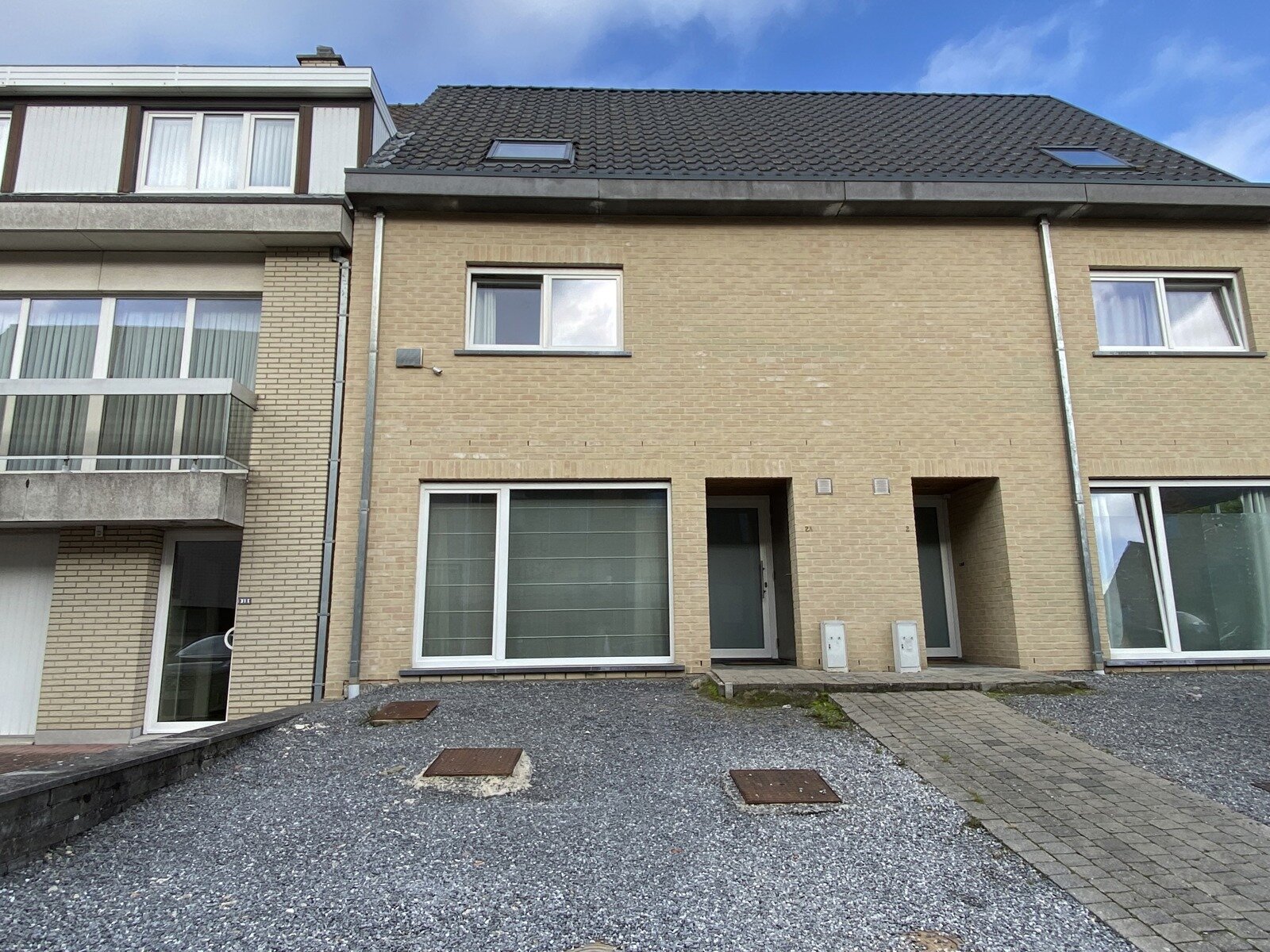 OPTIE Goed gelegen woning met 4 slaapkamers – Immo Pické