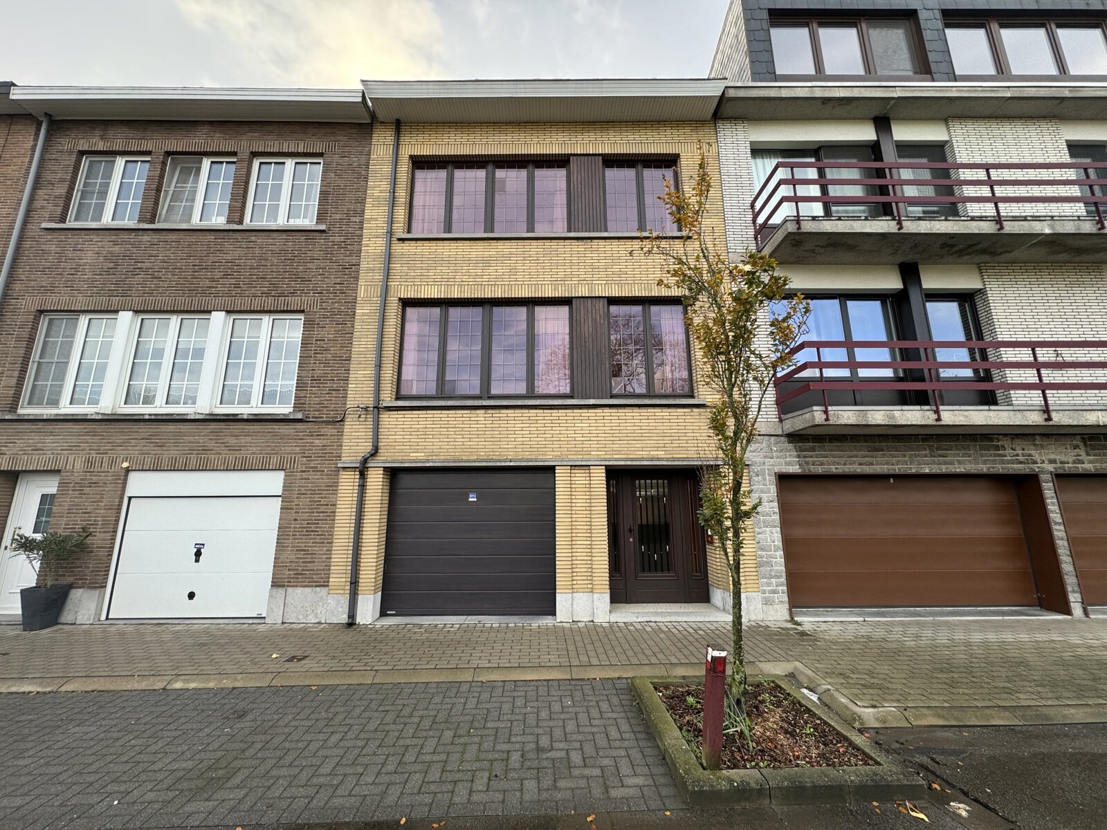 OPTIE Goed gelegen woning met 3 slaapkamers en tuin – Immo Pické