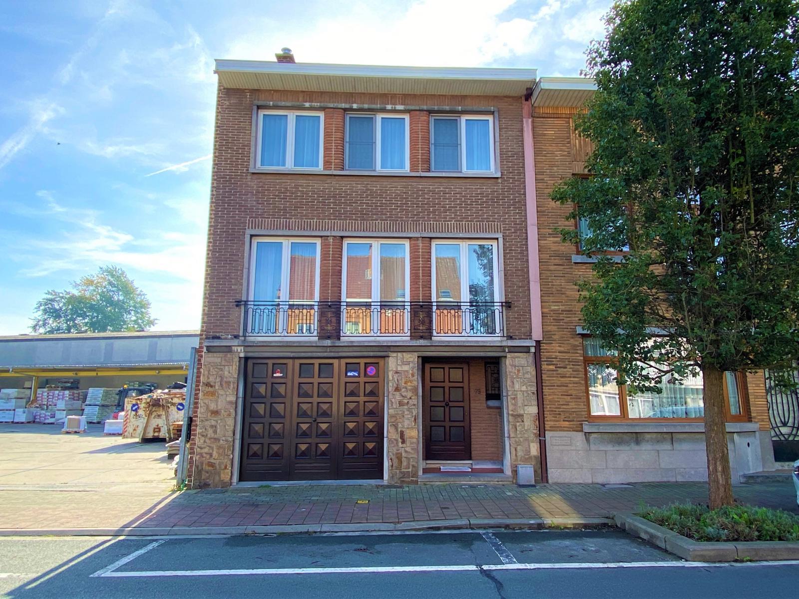 Statige bel-étage met 4 slaapkamers en tuin – Immo Pické