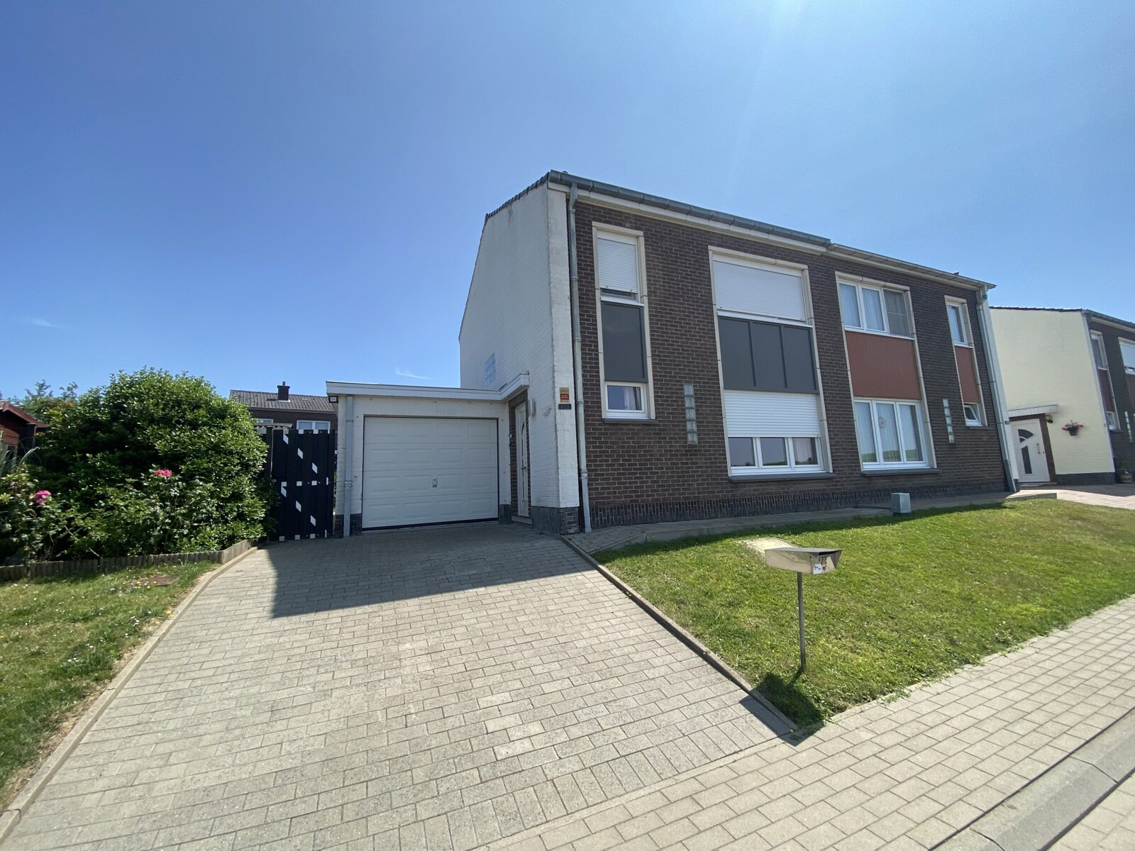 OPTIE Rustig gelegen woning met 3 slaapkamers en garage – Immo Pické