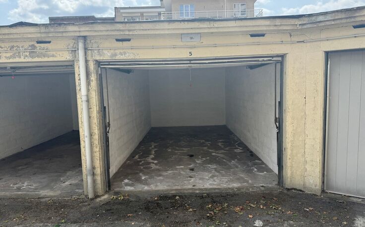 Gesloten garagebox te koop in Vorst