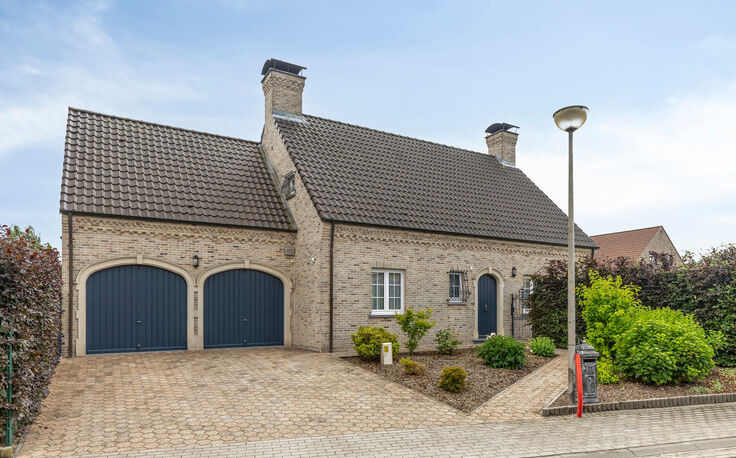Villa à vendre à Sint-Pieters-Leeuw