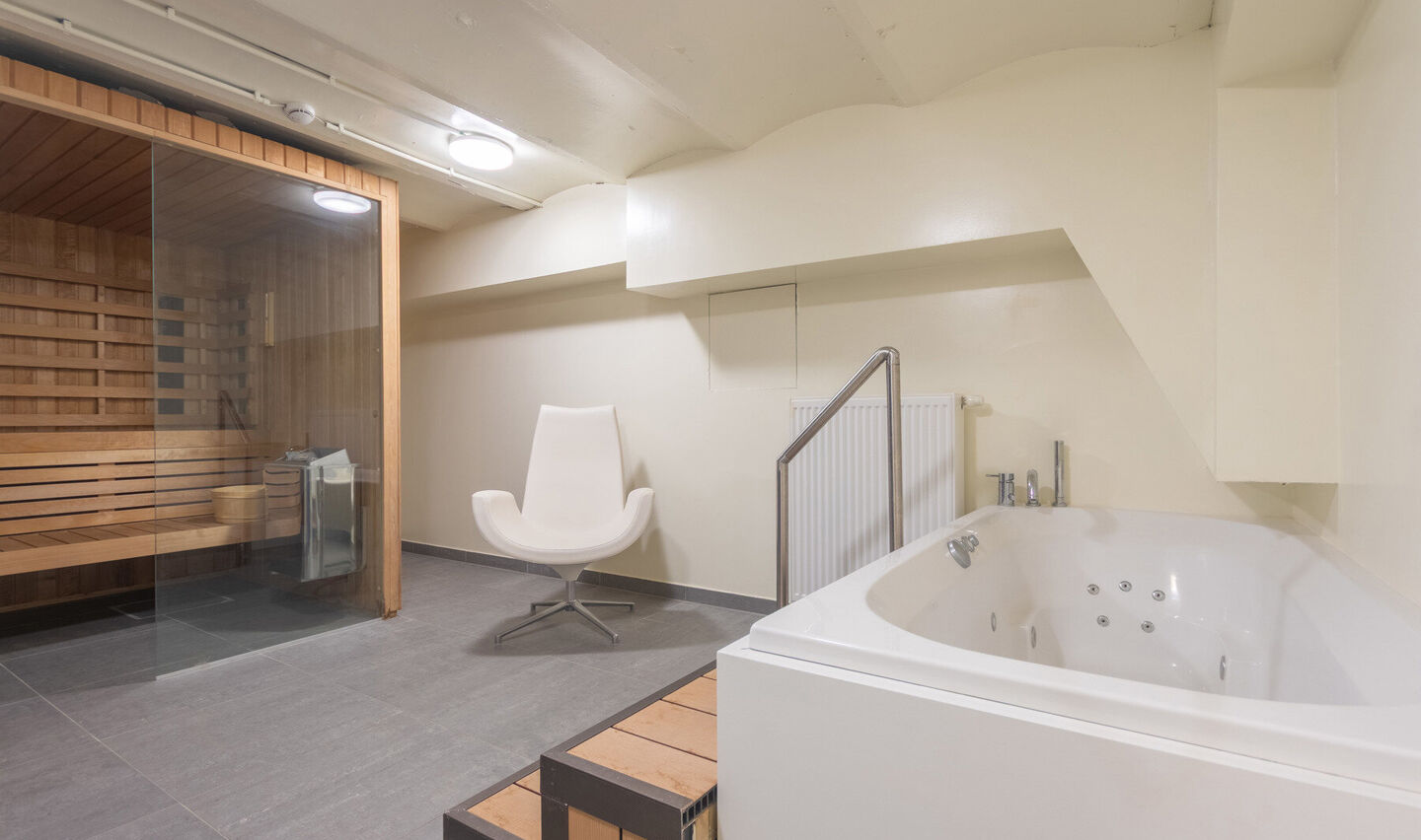 Assistentiewoning te koop in Halle