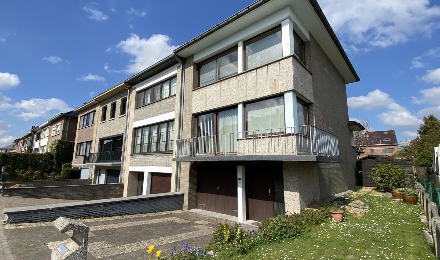 OPTIE Goed gelegen woning met 3 slaapkamers en garage Immo Pické