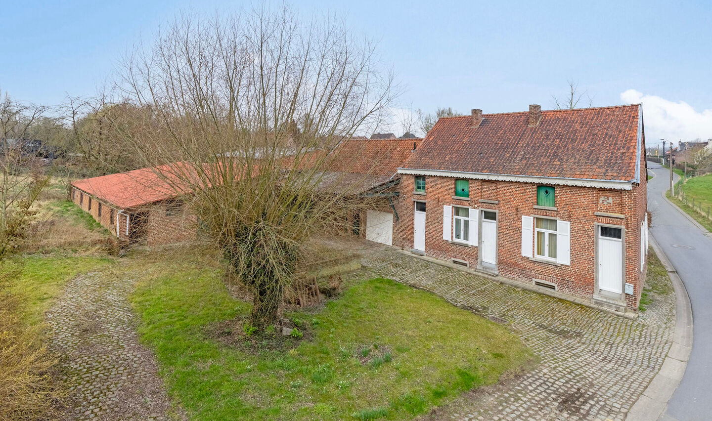 Boerderij te koop in Sint-Pieters-Leeuw