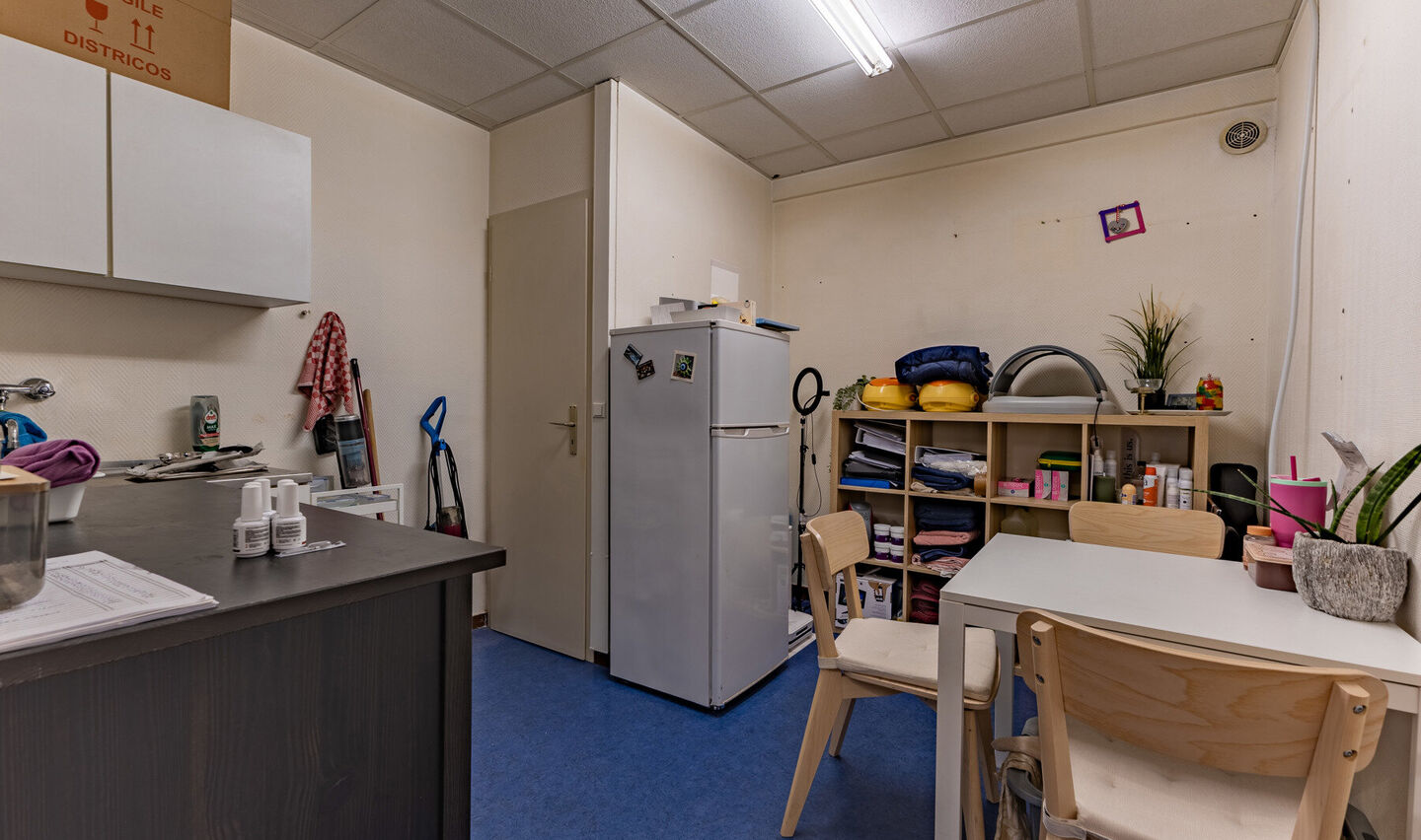 Commercieel gelijkvloers te koop in Halle