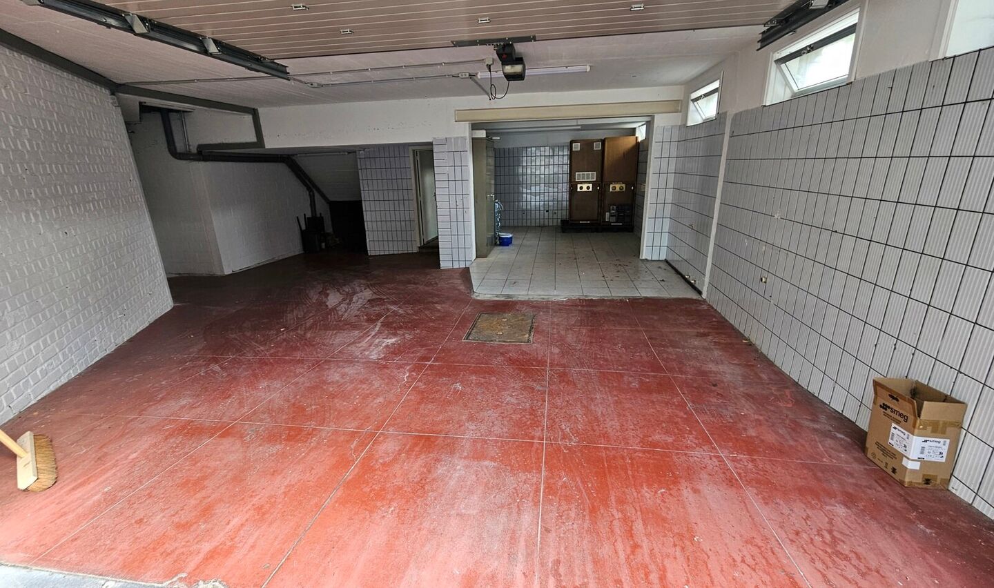 Garage + berging te koop in Sint-Pieters-Leeuw