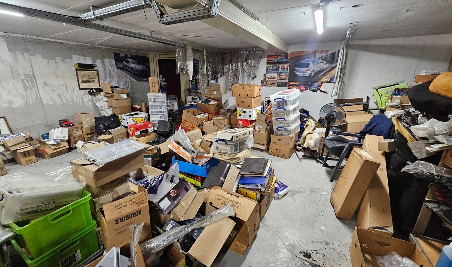 Garage + d&eacute;barras &agrave; vendre &agrave; Sint-Pieters-Leeuw