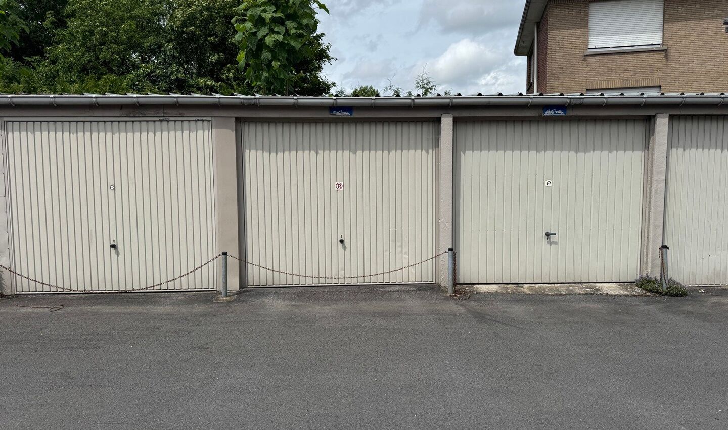 Garage (ferme) &agrave; louer &agrave; Sint-Pieters-Leeuw