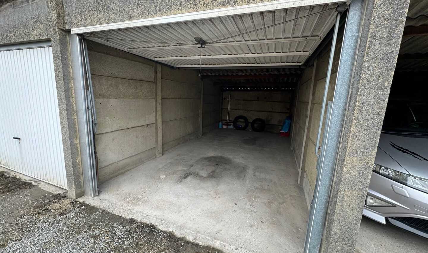 Garage (ferme) &agrave; vendre &agrave; Sint-Pieters-Leeuw