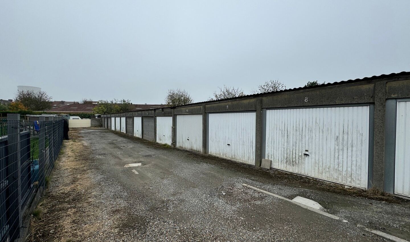 Garage (ferme) &agrave; vendre &agrave; Sint-Pieters-Leeuw