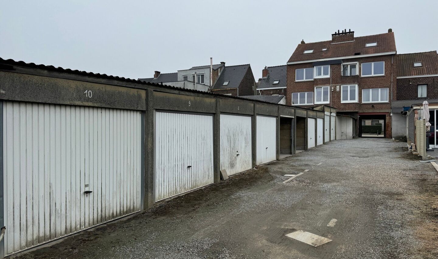 Garage (ferme) &agrave; vendre &agrave; Sint-Pieters-Leeuw