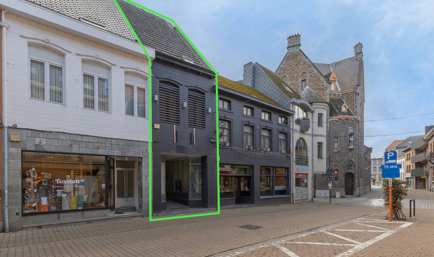 Gebouw voor gemengd gebruik te koop in Halle