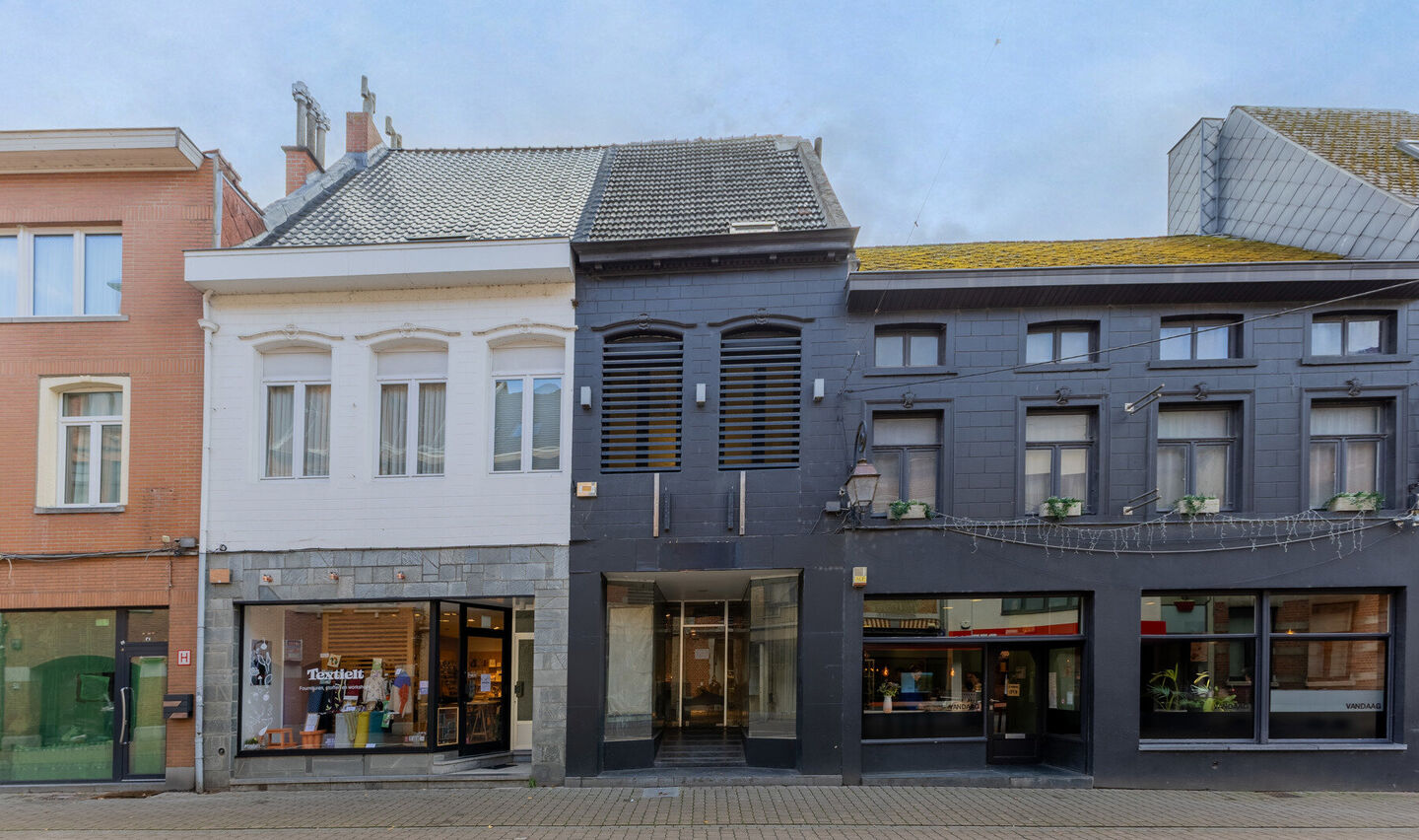 Gebouw voor gemengd gebruik te koop in Halle