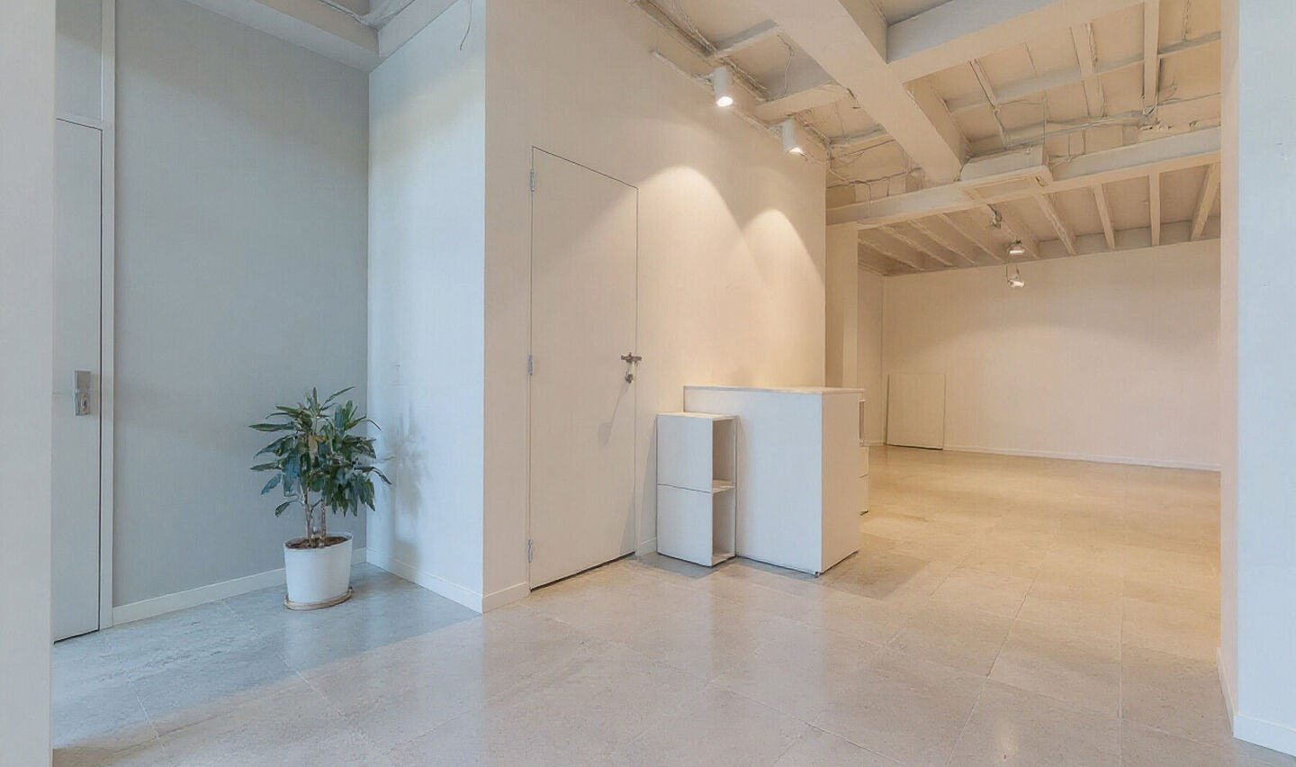 Gebouw voor gemengd gebruik te koop in Halle