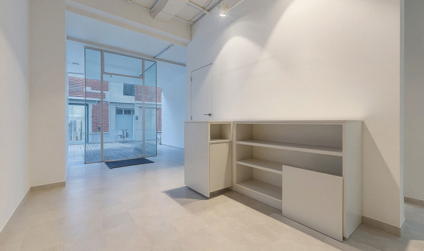 Gebouw voor gemengd gebruik te koop in Halle