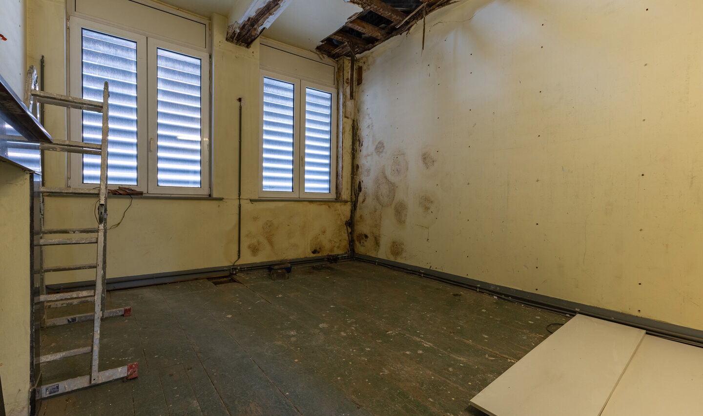 Gebouw voor gemengd gebruik te koop in Halle