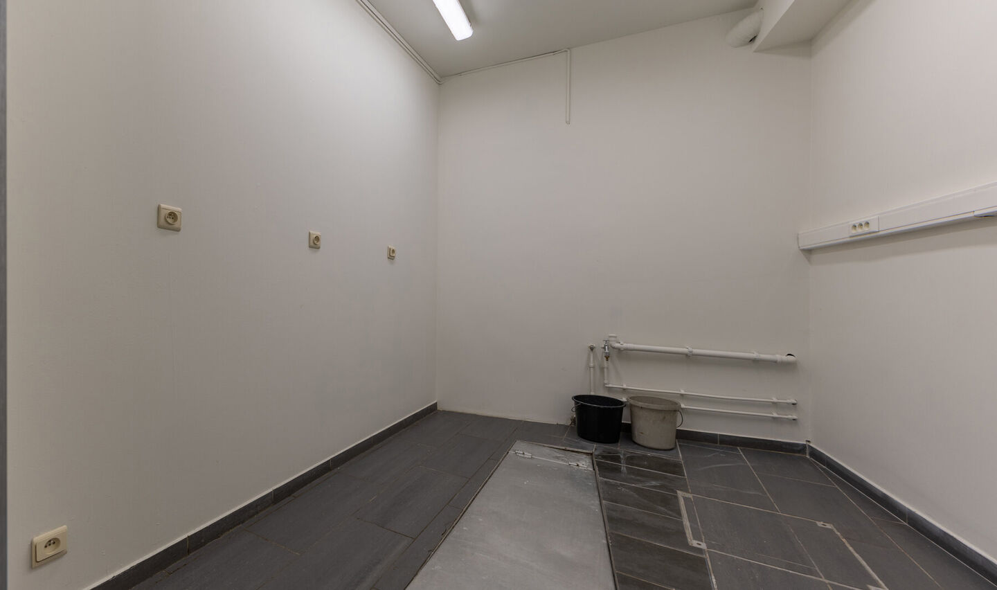 Gebouw voor gemengd gebruik te koop in Halle