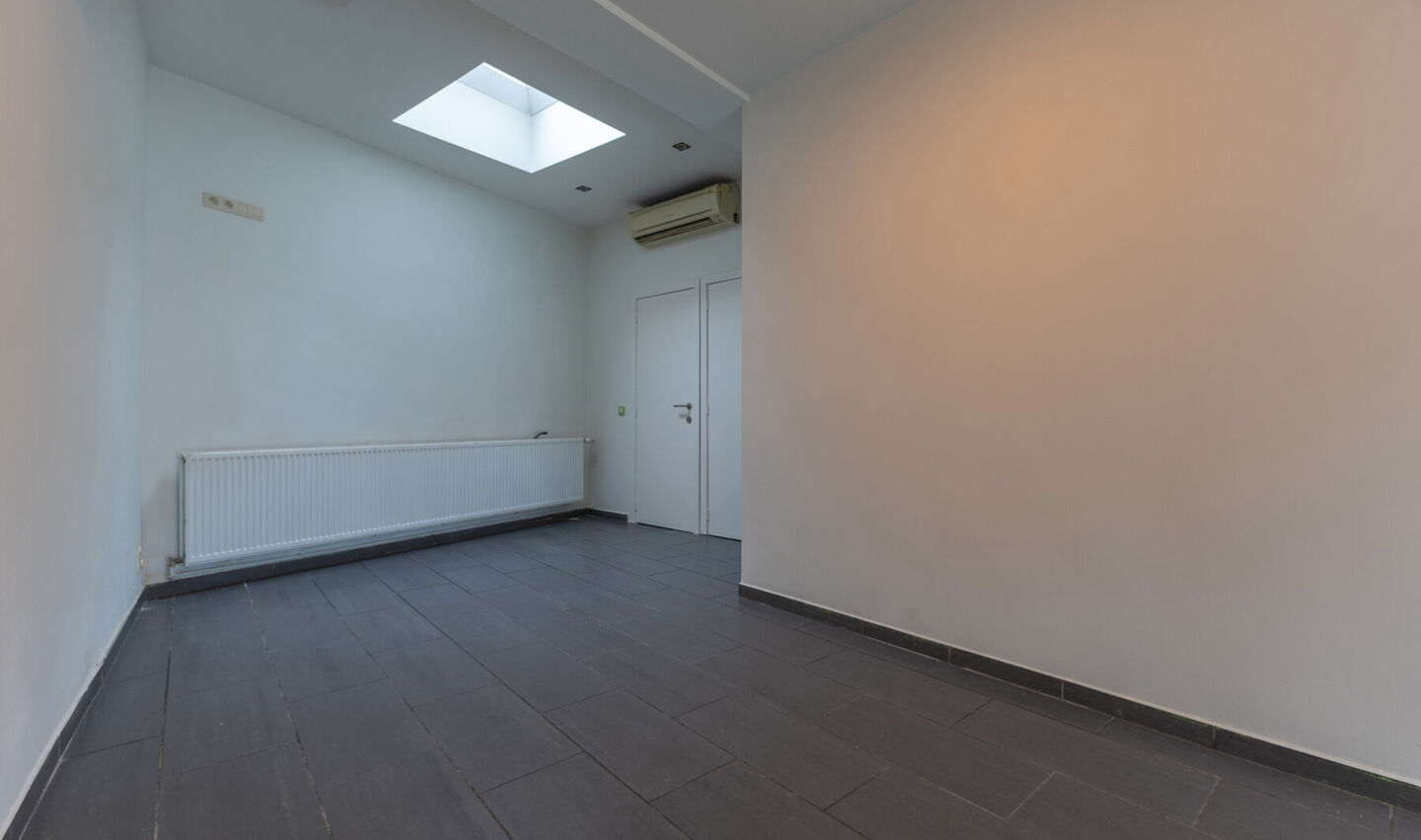 Gebouw voor gemengd gebruik te koop in Halle