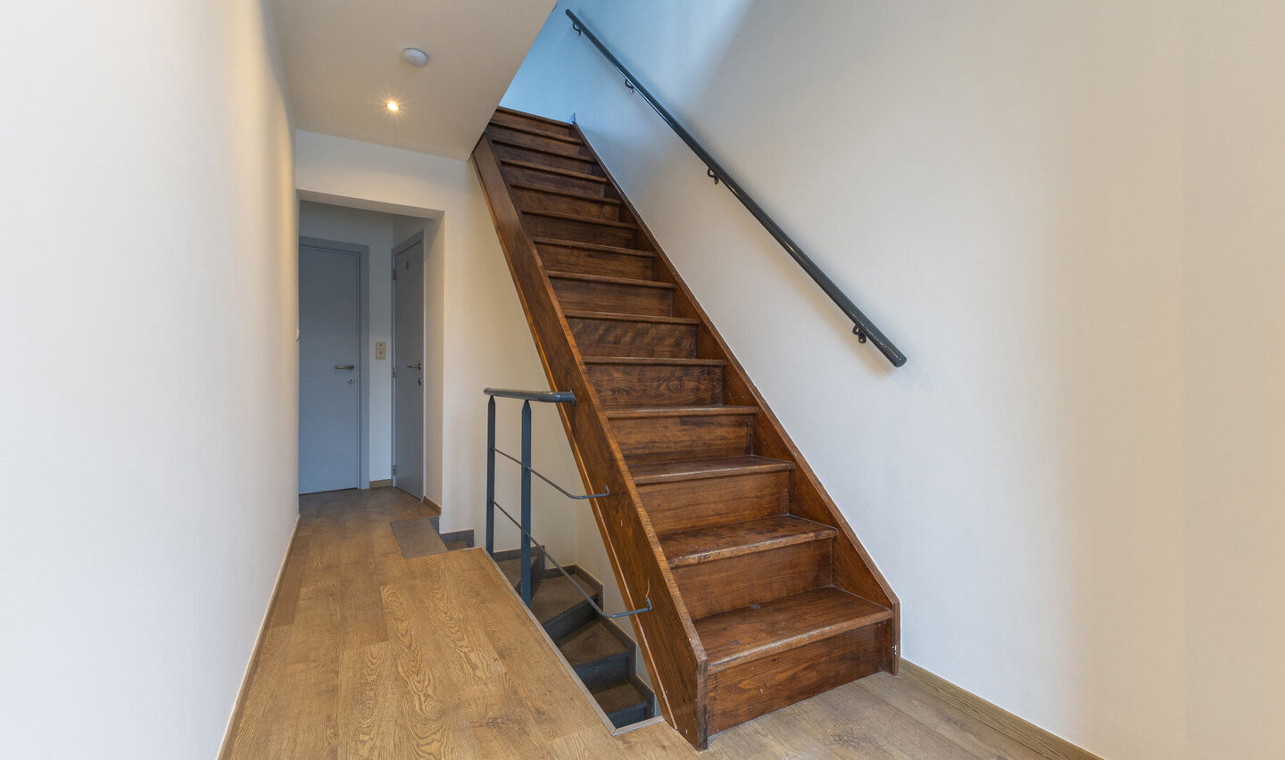 Gebouw voor gemengd gebruik te koop in Halle