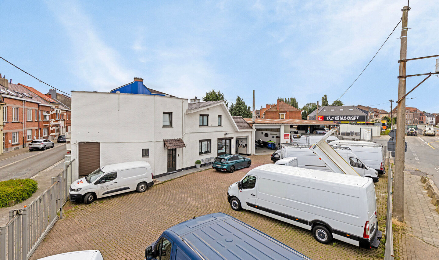 Gebouw voor gemengd gebruik te koop in Leeuw-Saint-Pierre