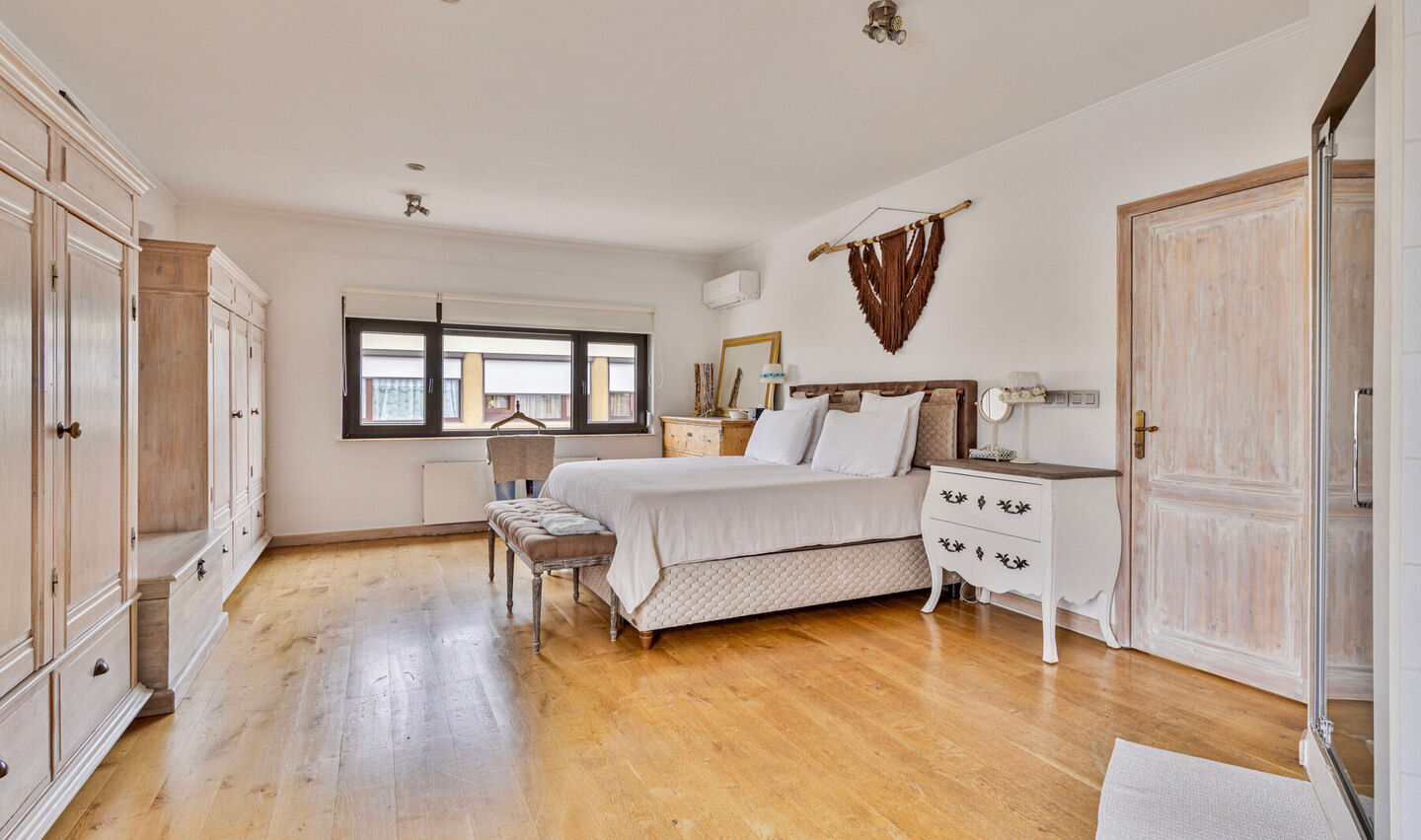 Gebouw voor gemengd gebruik te koop in Leeuw-Saint-Pierre