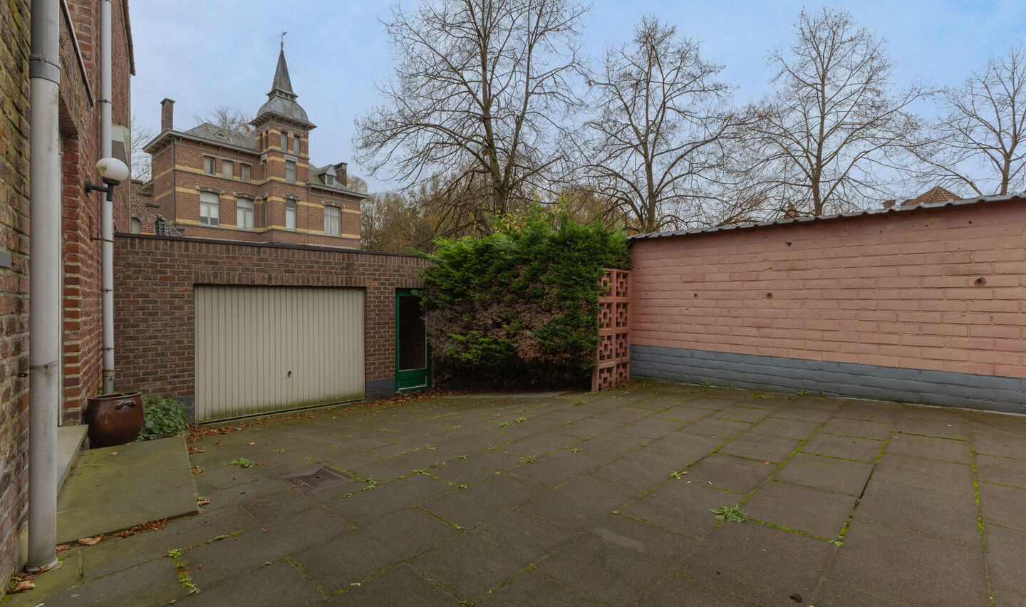 Gebouw voor gemengd gebruik te koop in Sint-Genesius-Rode
