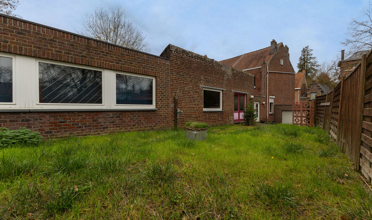 Gebouw voor gemengd gebruik te koop in Sint-Genesius-Rode
