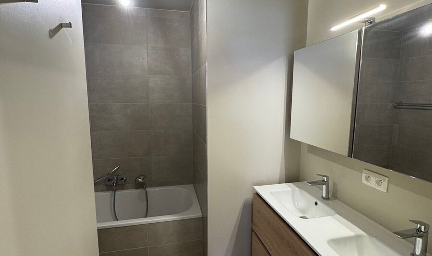 Gelijkvloerse verdieping te huur in Halle