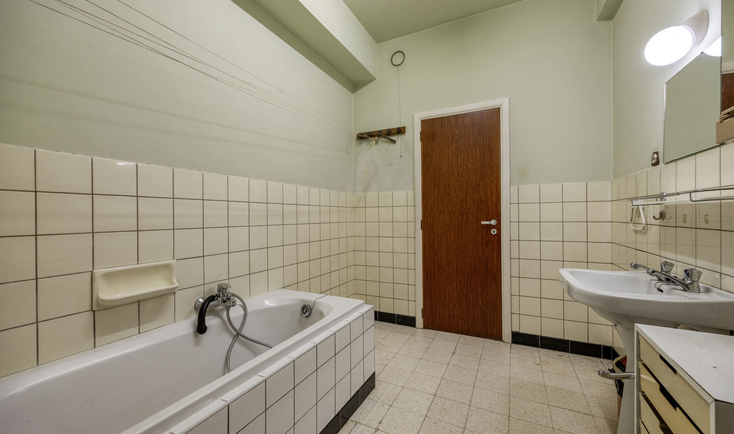 Gelijkvloerse verdieping te koop in Anderlecht