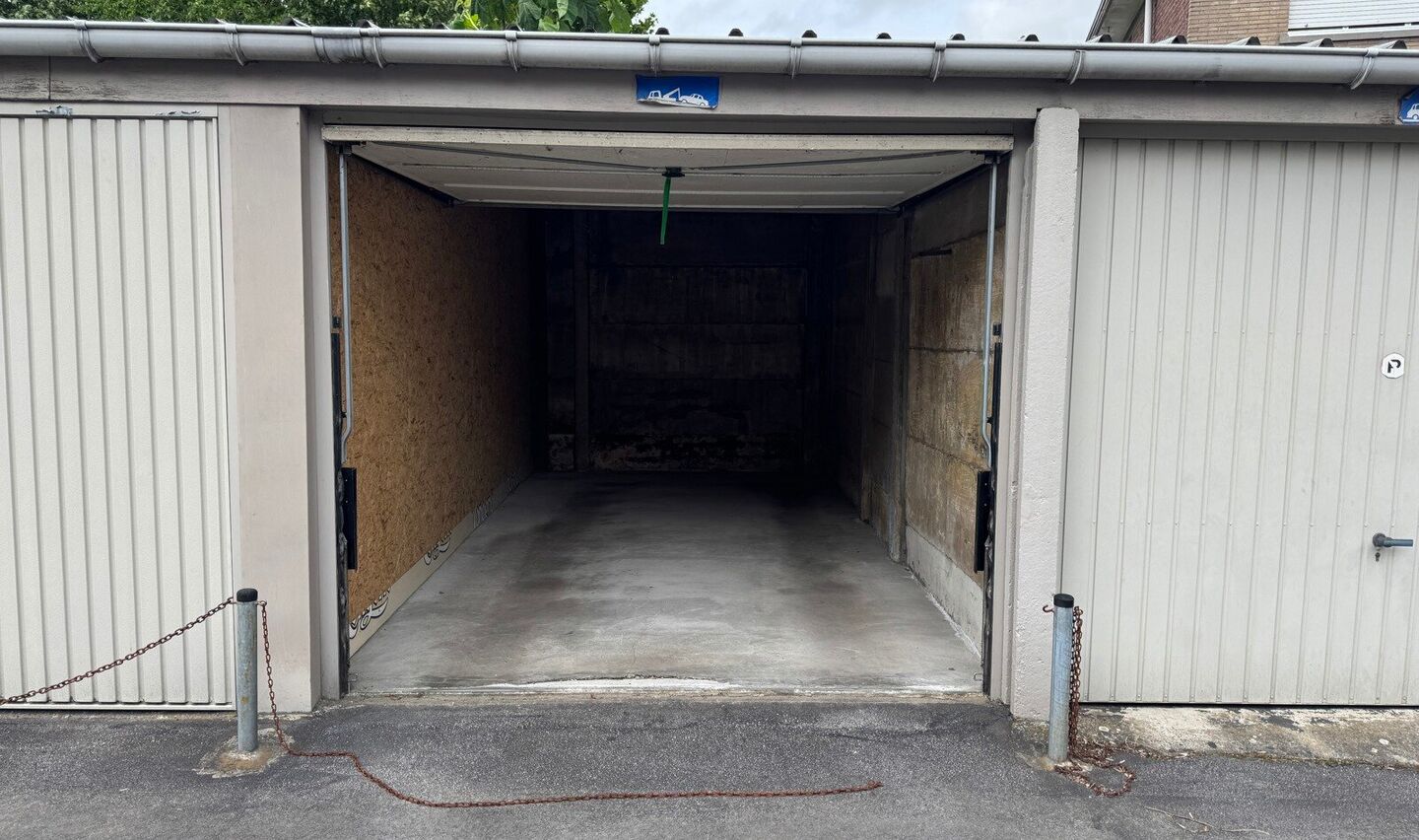 Gesloten garagebox te huur in Sint-Pieters-Leeuw