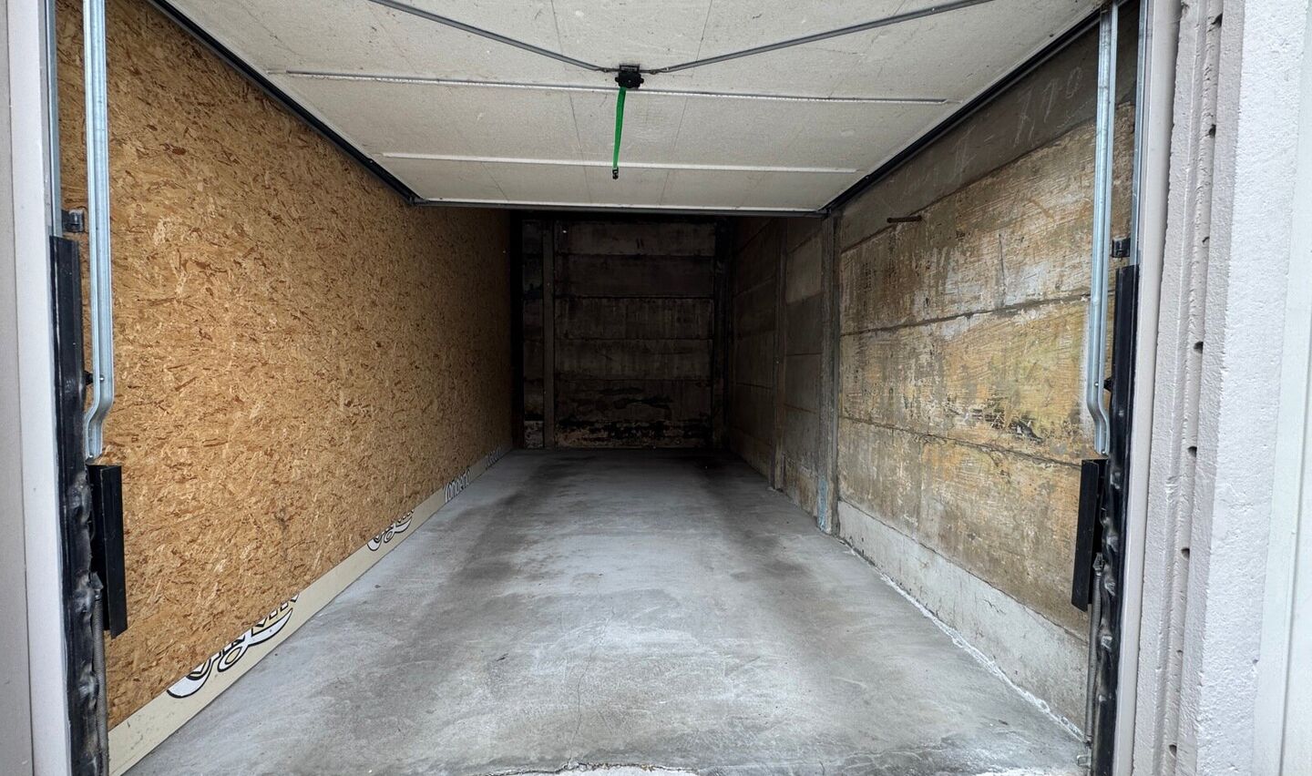 Gesloten garagebox te huur in Sint-Pieters-Leeuw