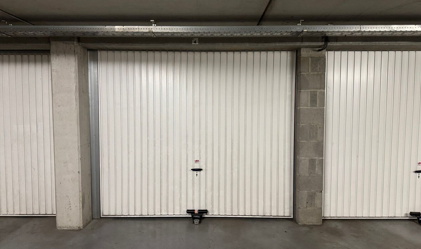 Gesloten garagebox te koop in Sint-Jans-Molenbeek