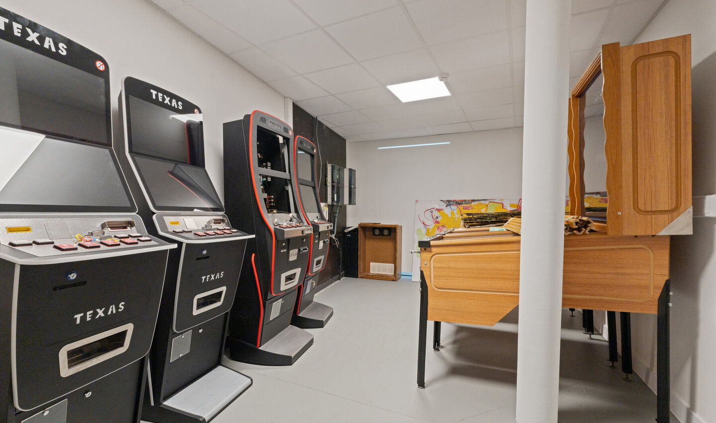 Immeuble de bureaux à vendre à Sint-Pieters-Leeuw
