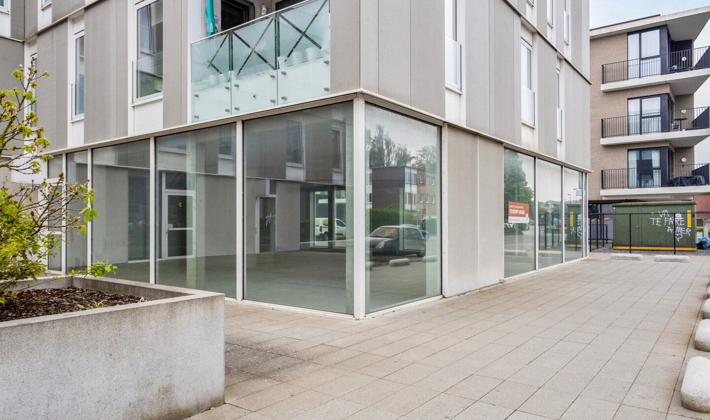 Individuele handelszaak te koop in Sint-Pieters-Leeuw