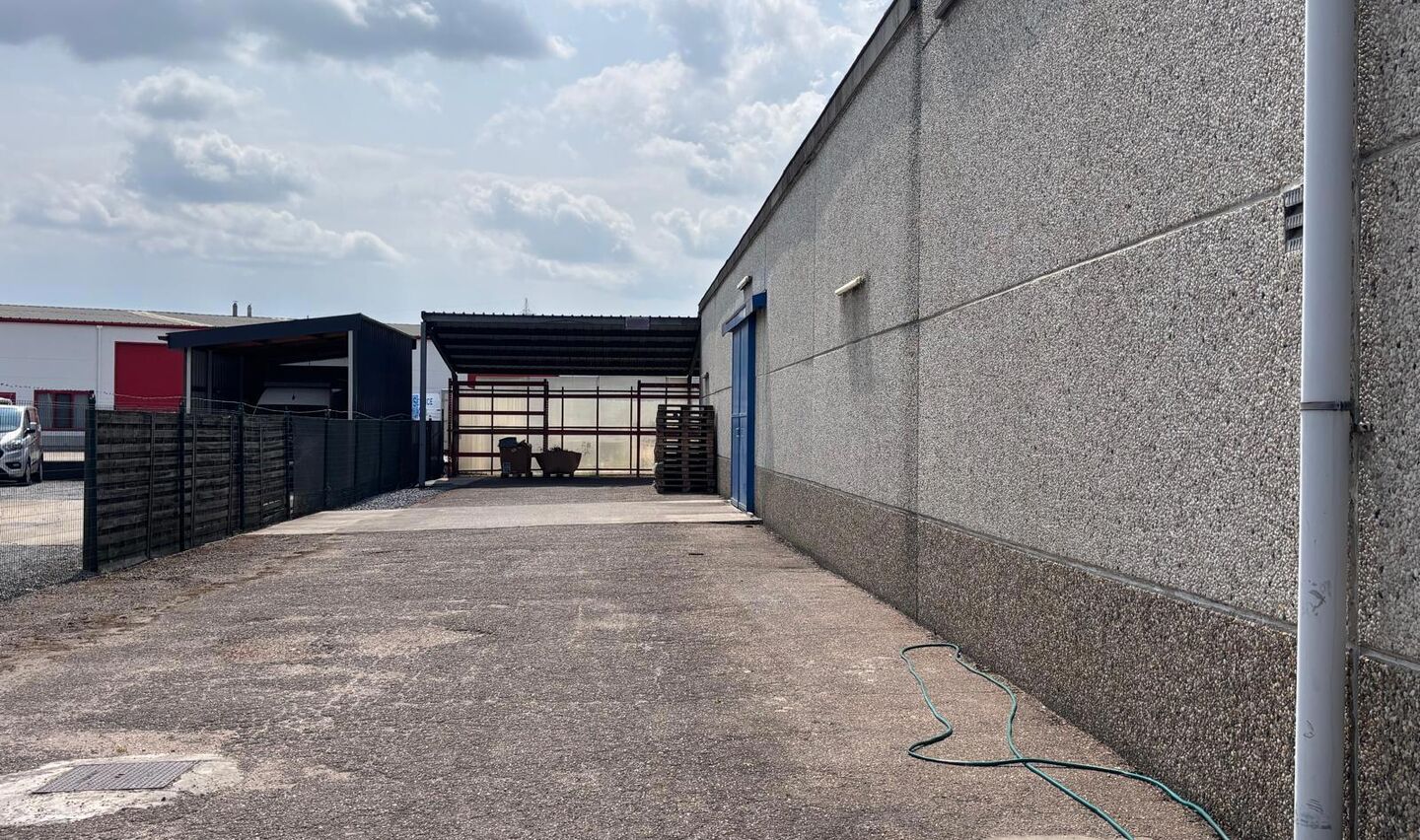 Industrieel gebouw te huur in Rotselaar