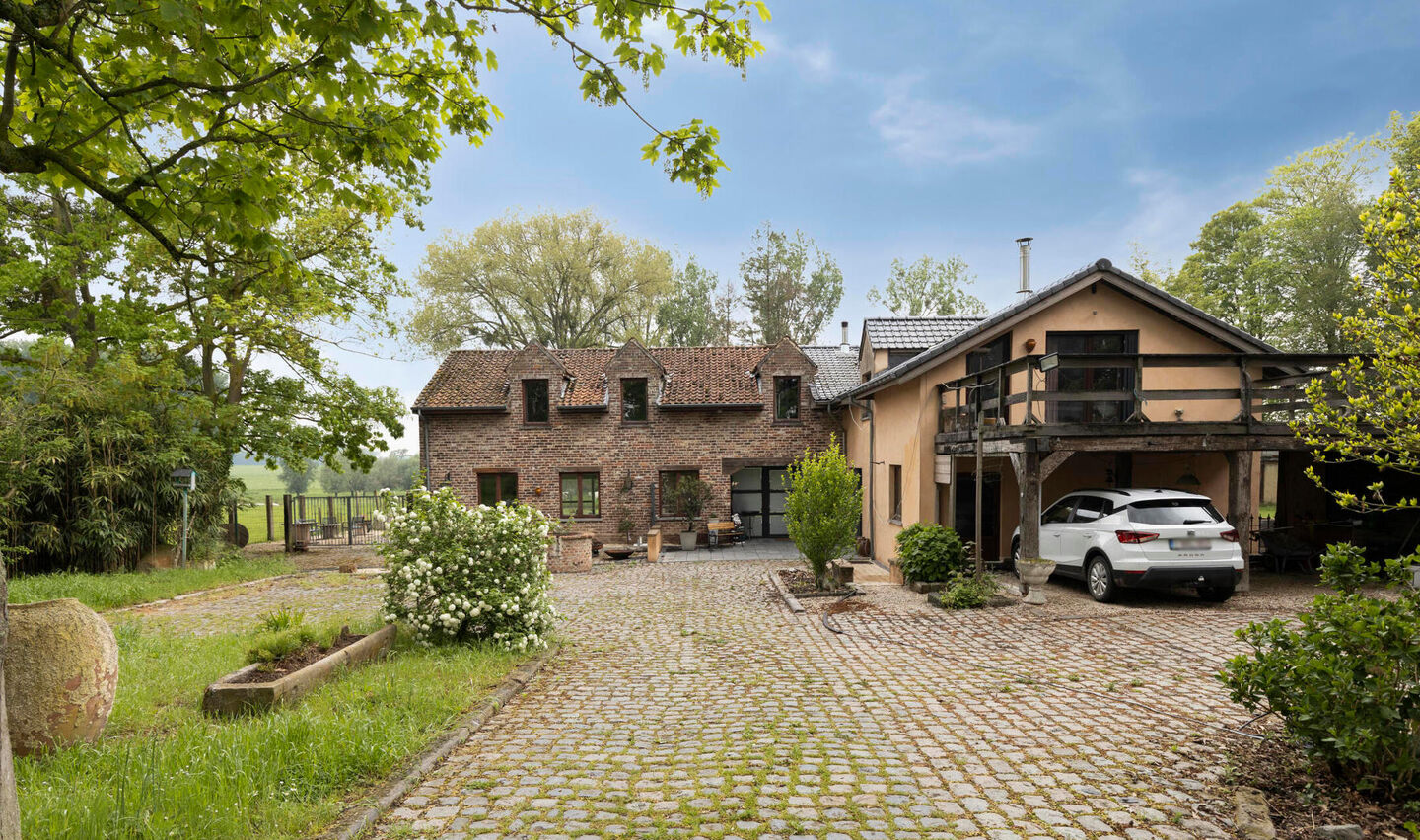 Landhuis te koop in Sint-Pieters-Leeuw