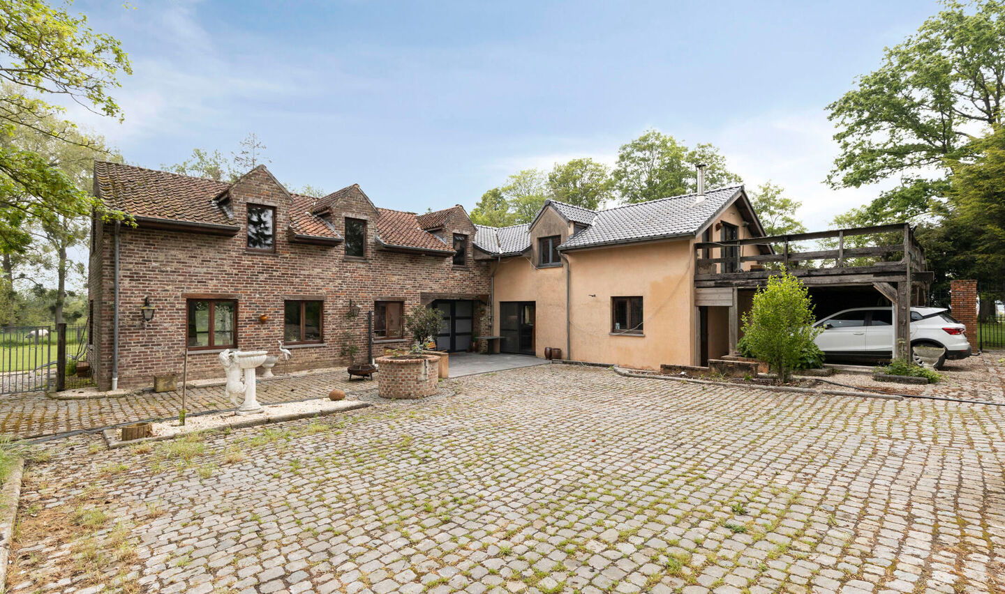 Landhuis te koop in Sint-Pieters-Leeuw