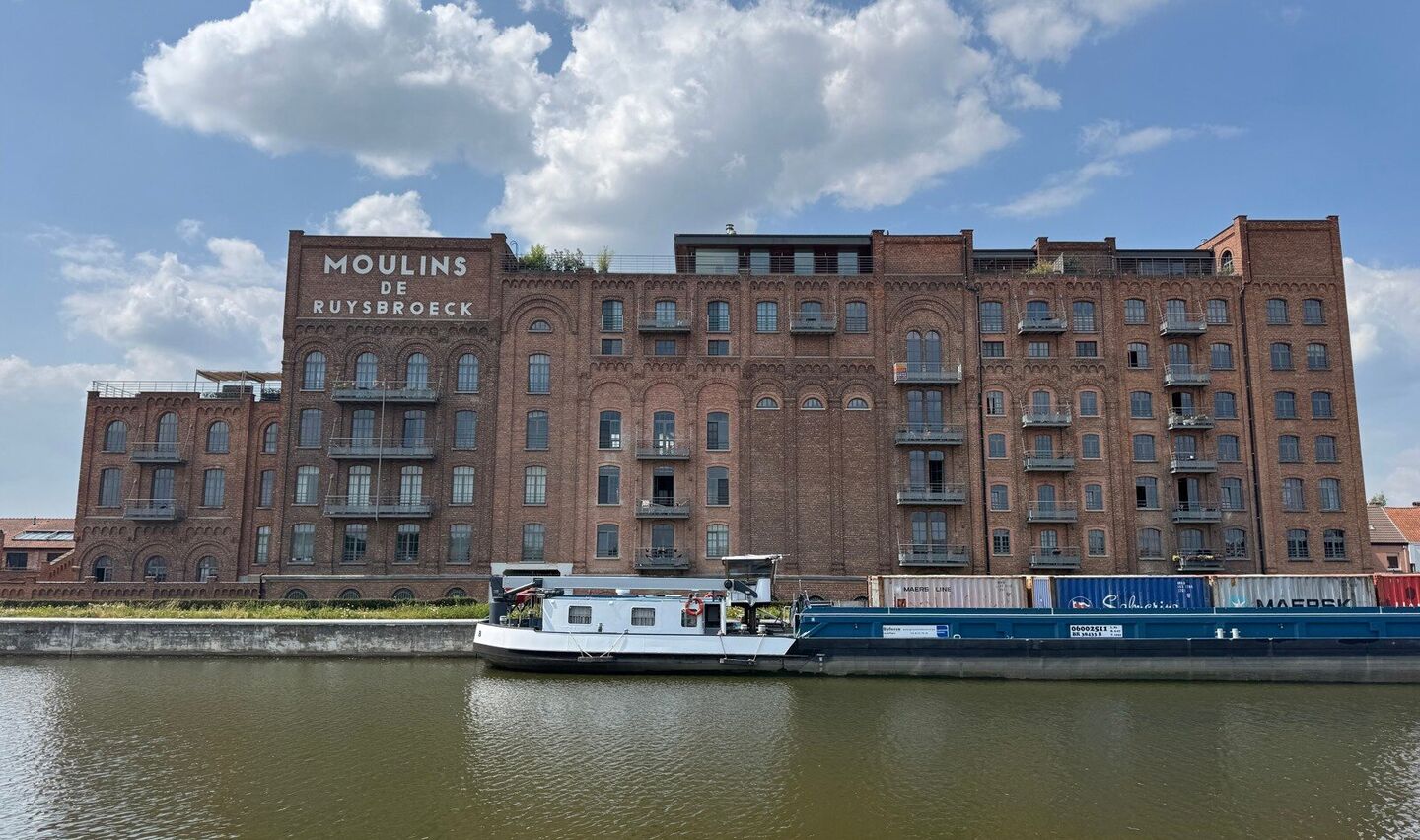 Loft &agrave; louer &agrave; Sint-Pieters-Leeuw