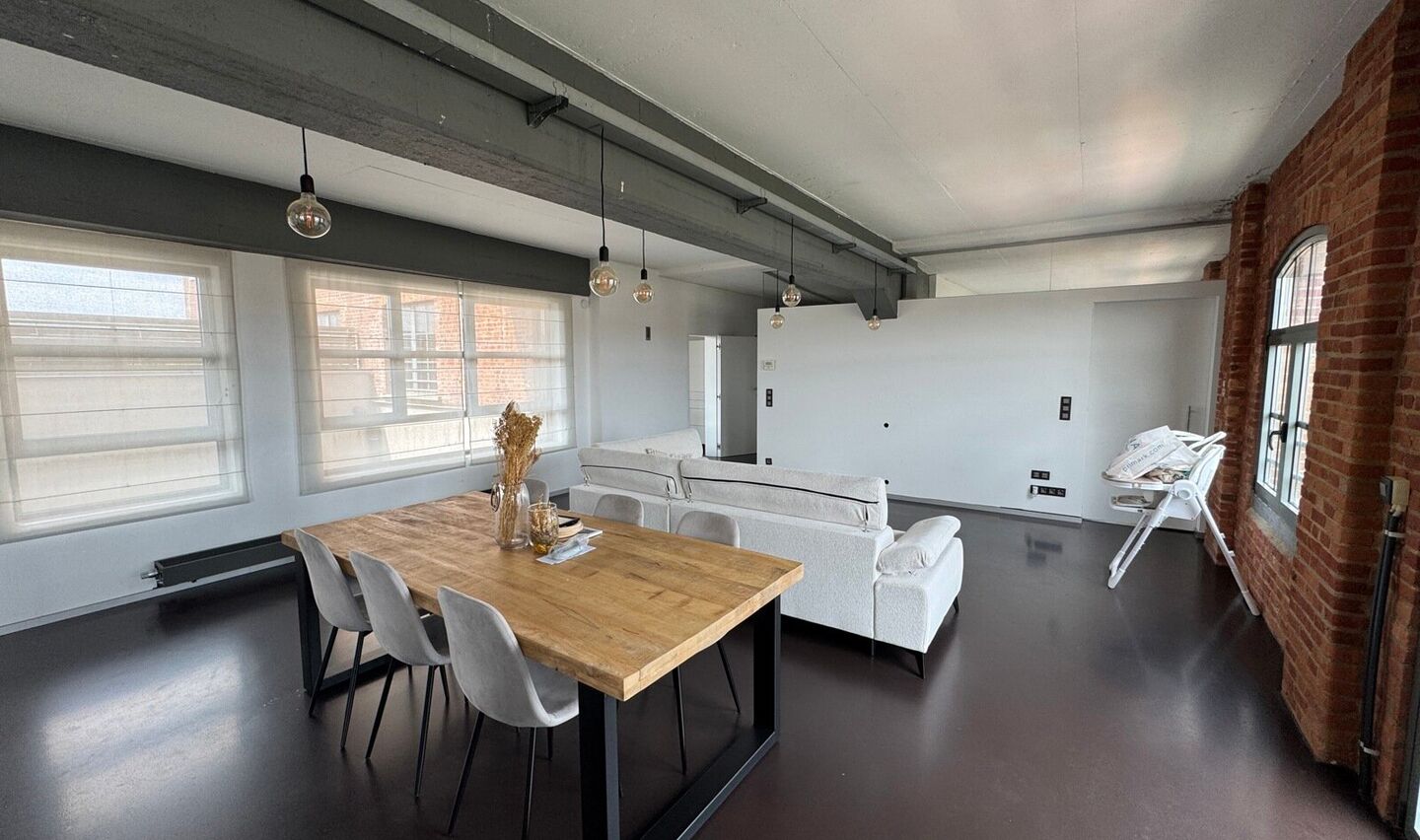 Loft &agrave; louer &agrave; Sint-Pieters-Leeuw
