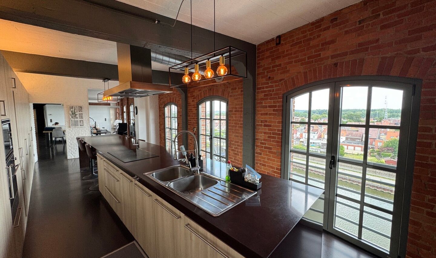 Loft &agrave; louer &agrave; Sint-Pieters-Leeuw