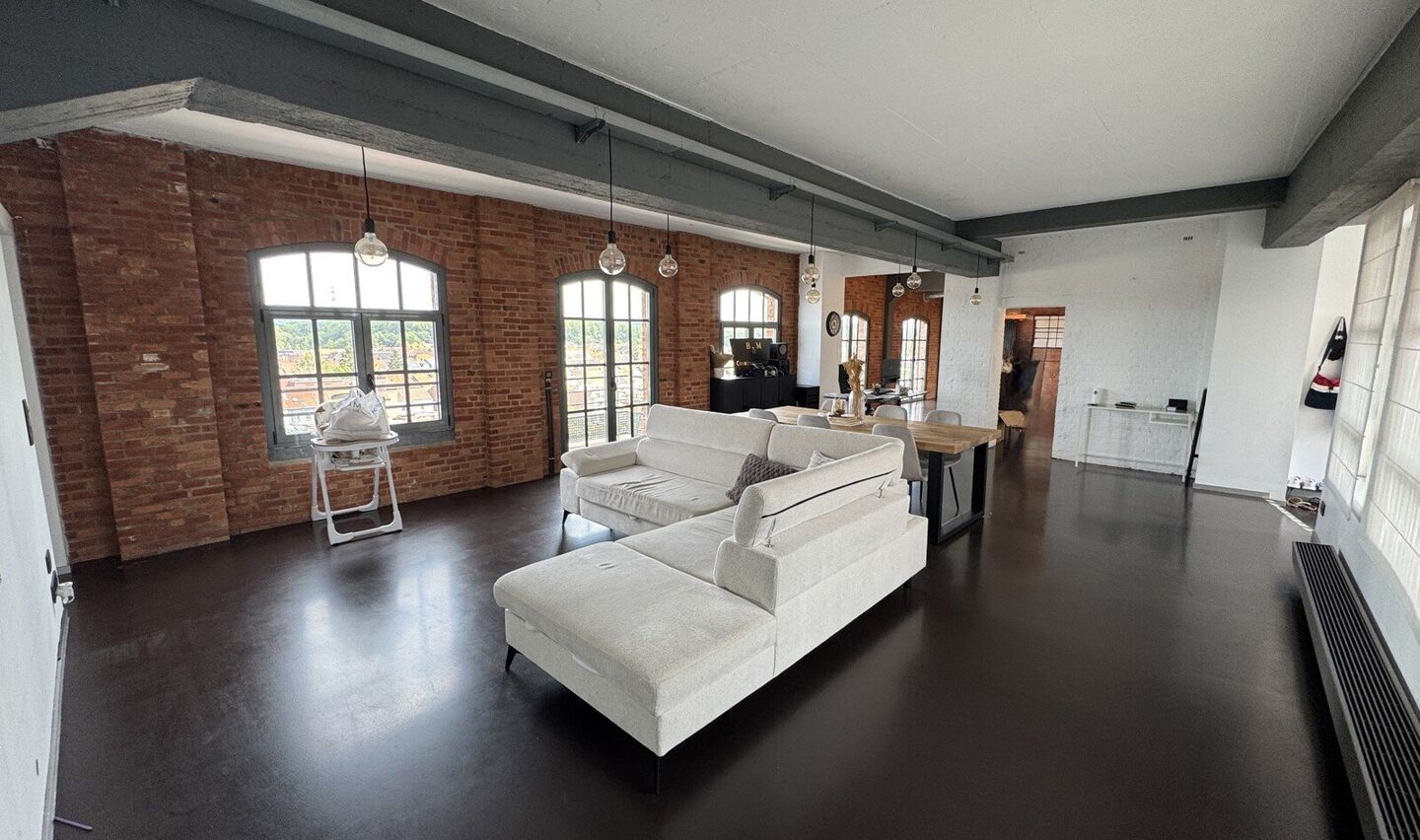 Loft &agrave; louer &agrave; Sint-Pieters-Leeuw
