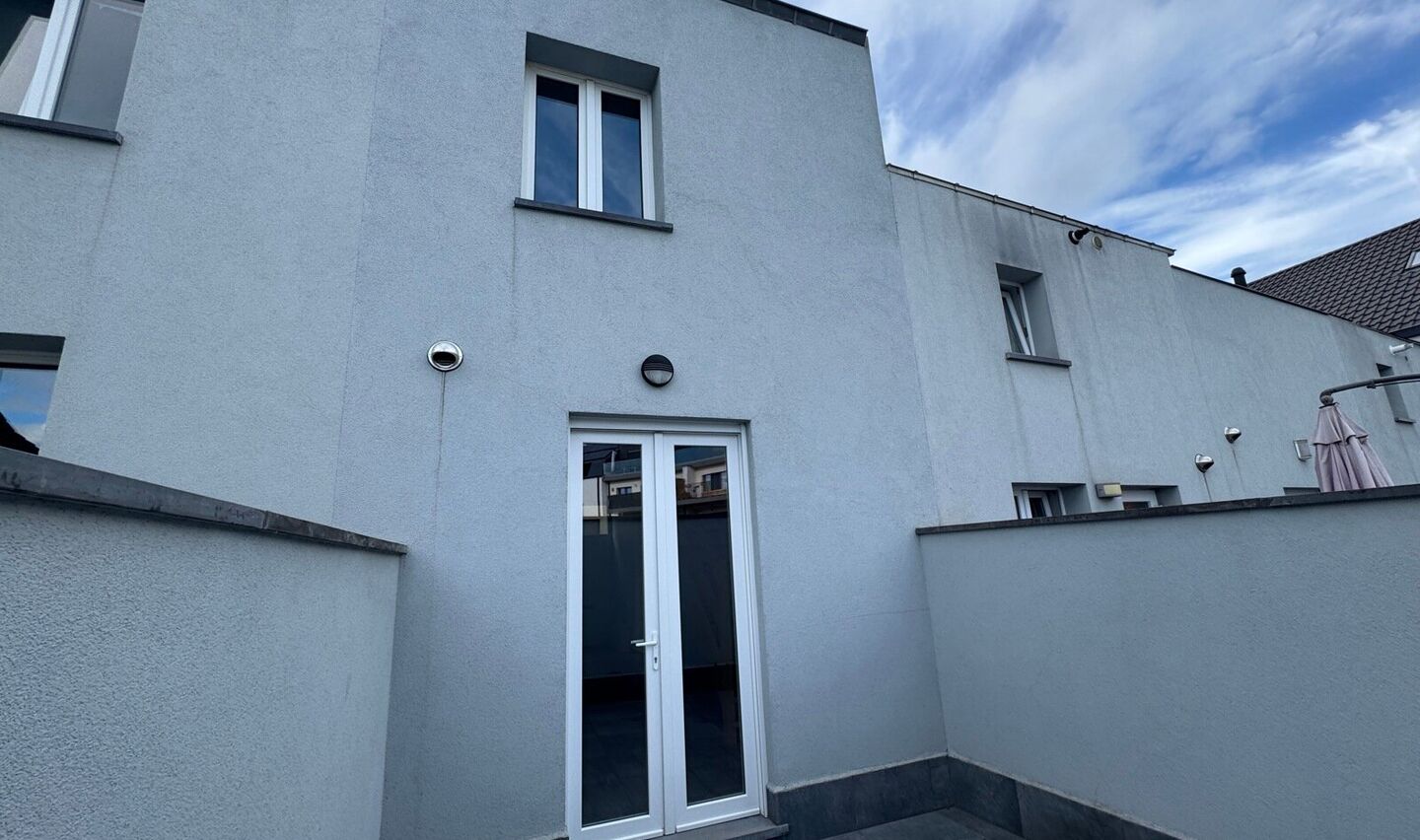 Maison unifamiliale à louer à Halle