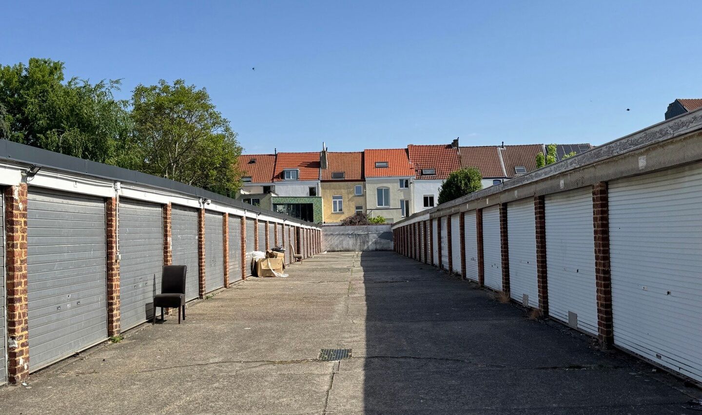 Open garagebox te koop in Anderlecht