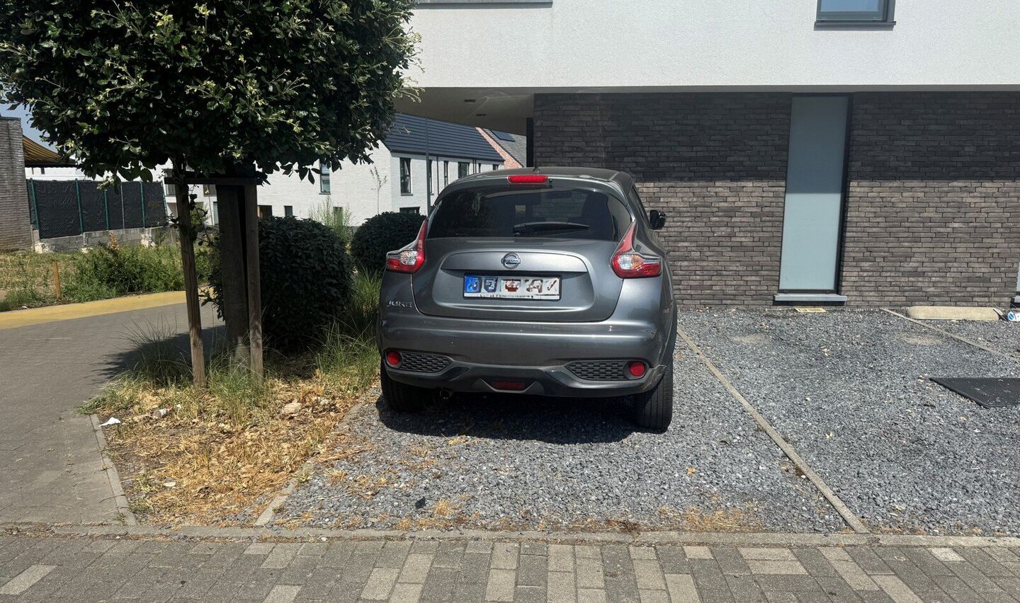Parking extérieur à louer à Sint-Pieters-Leeuw