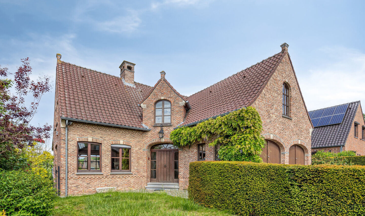 Villa te koop in Sint-Pieters-Leeuw