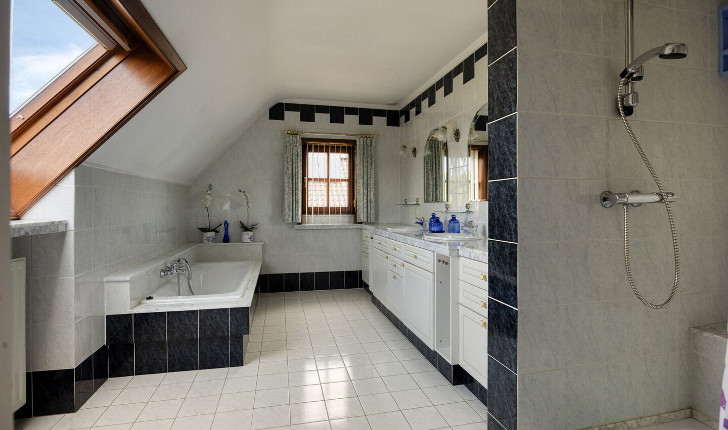 Villa te koop in Sint-Pieters-Leeuw