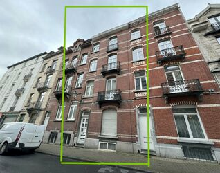 Appartementsgebouw te koop in Sint-Gillis