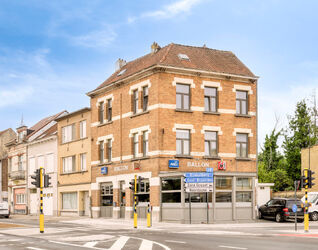 Appartementsgebouw te koop in Zellik